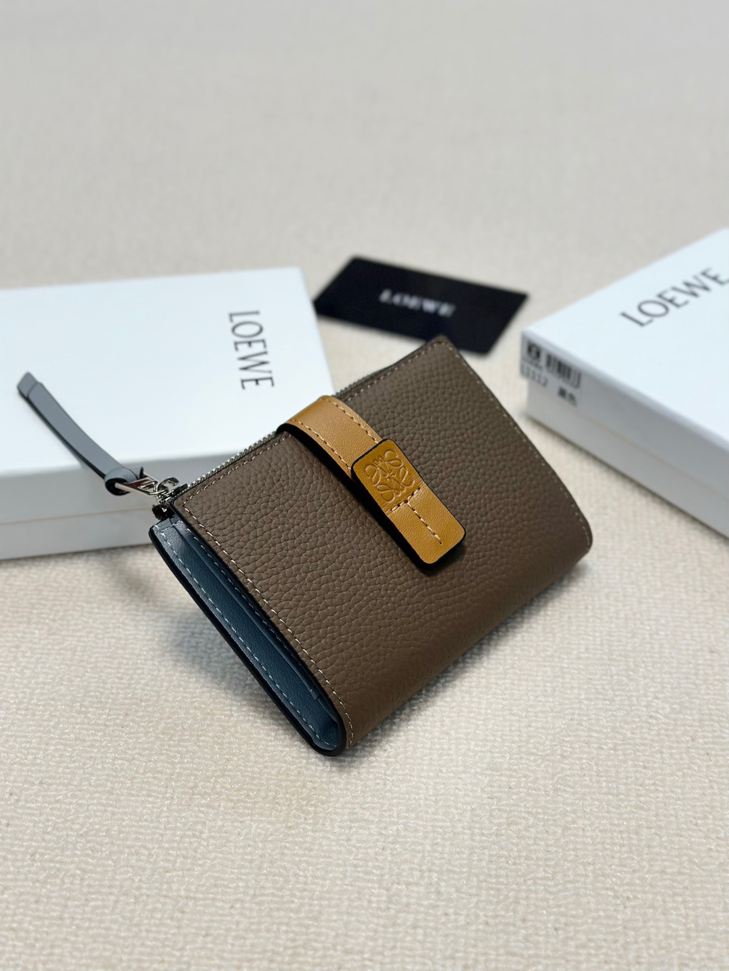 ロエベ「LOEWE」アナグラム コンティネンタル ウォレット 5色