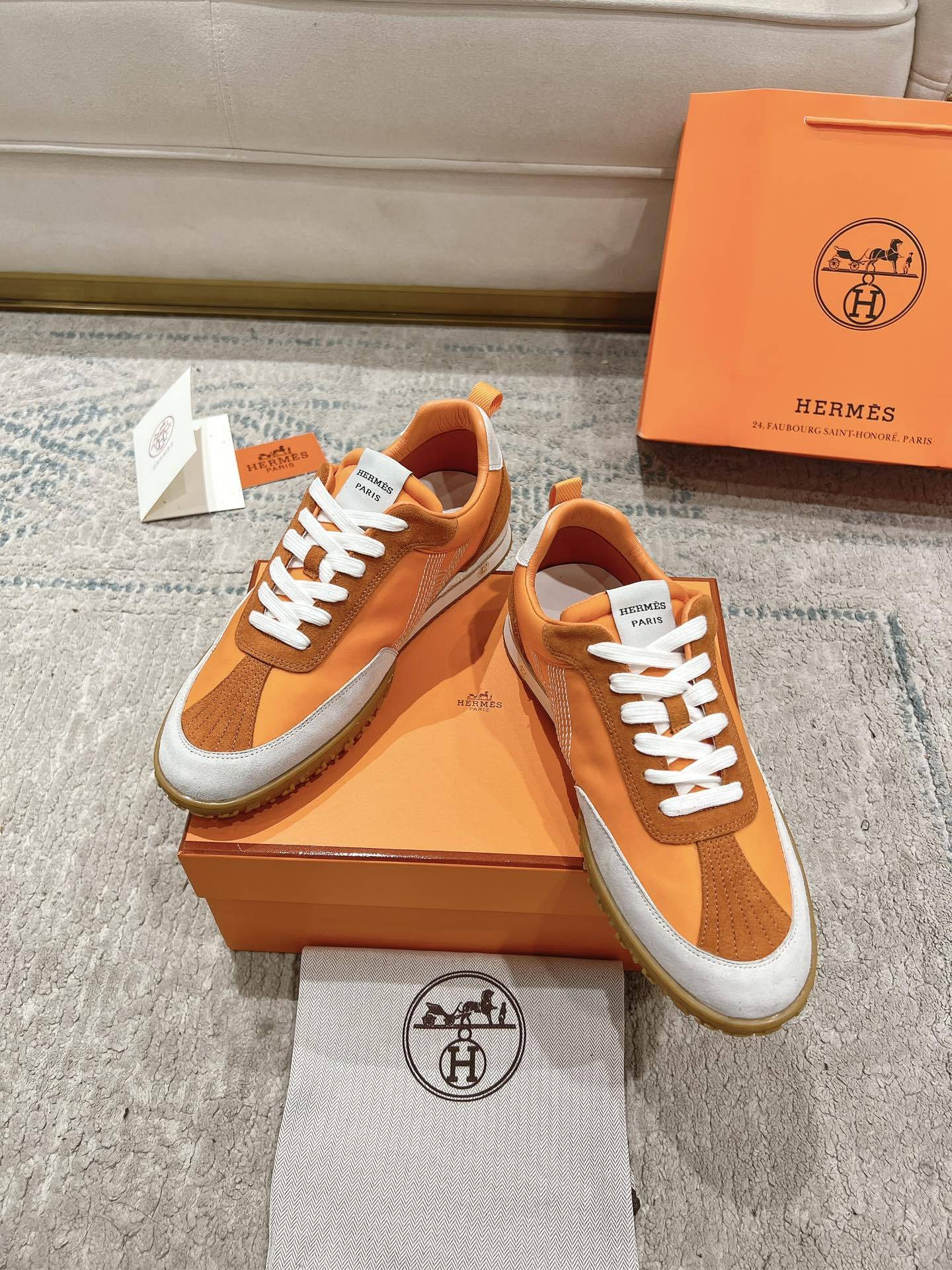 エルメス［Hermès］カップル トレーニングシューズ