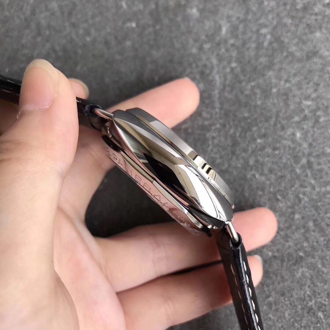 パネライ「Panerai」ラジオミール ブラックシール 45MM腕時計