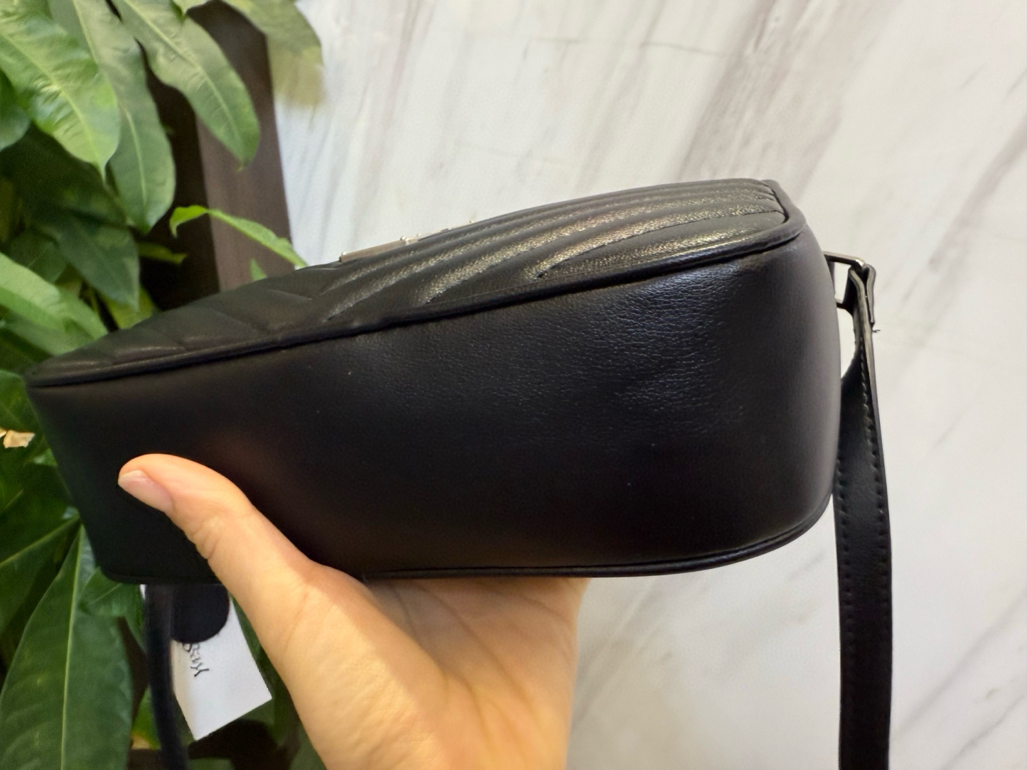 サンローラン「Saint Laurent」 LOU キルティング レザー カメラバッグ