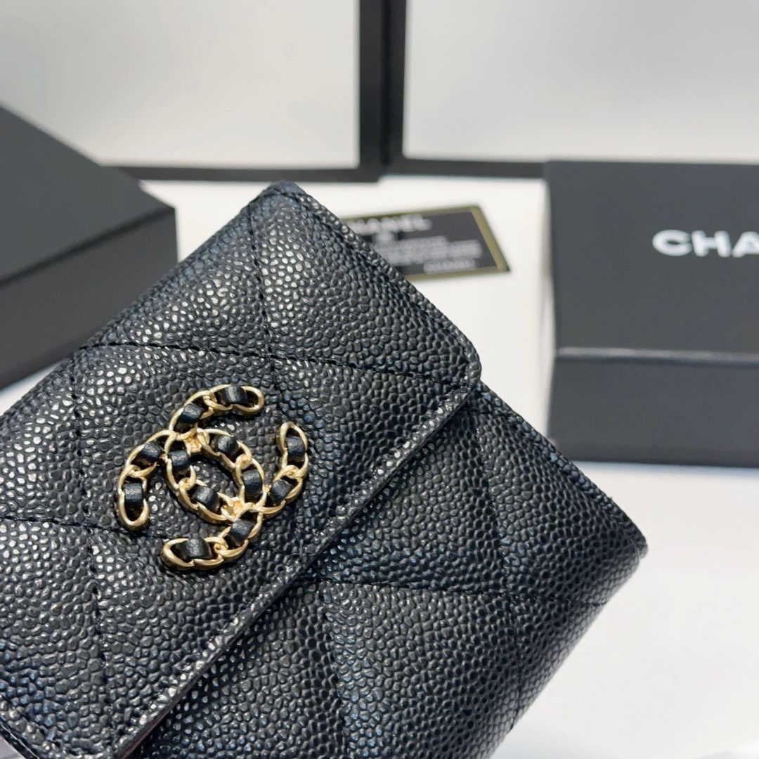 シャネル「Chanel」 ラムスキン フラップ ウォレット 財布
