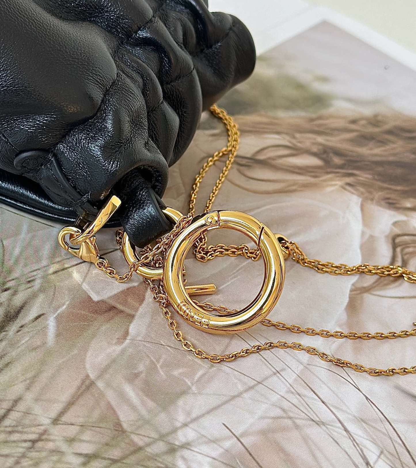 フェンディ「Fendi」Nano Mamma Baguette レザー ハンドバッグ