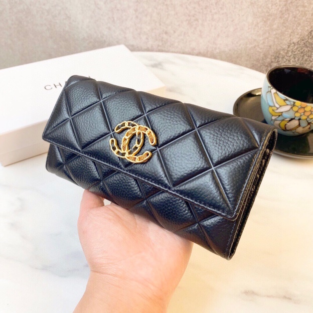 シャネル「Chanel」 ラムスキン フラップ ウォレット 財布