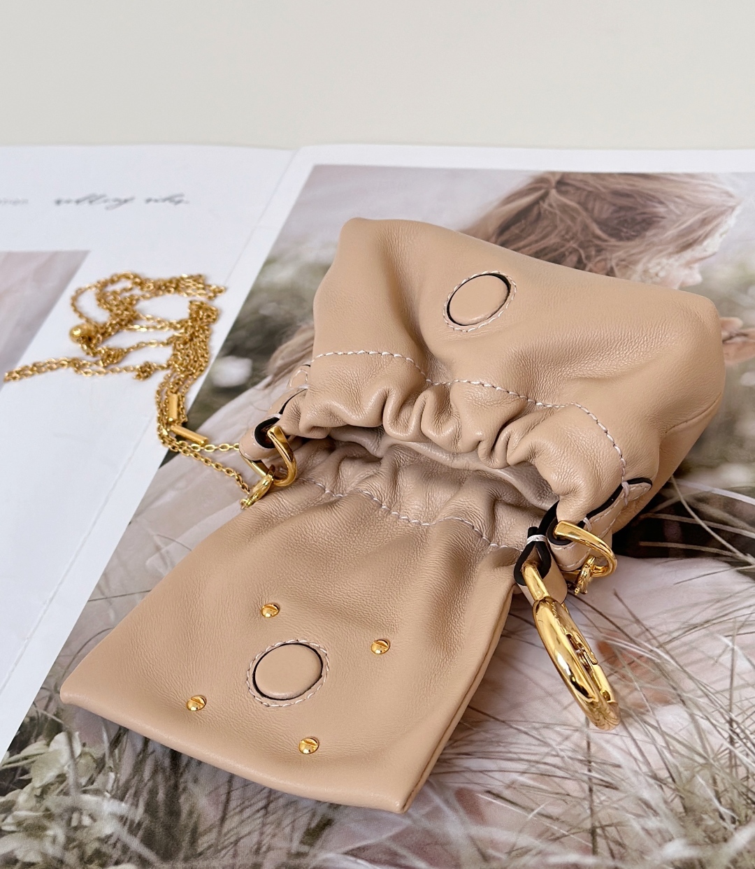 フェンディ「Fendi」Nano Mamma Baguette レザー ハンドバッグ