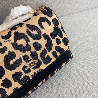 コーチ「Coach」 レオパードプリント フラップ オルガン バッグ