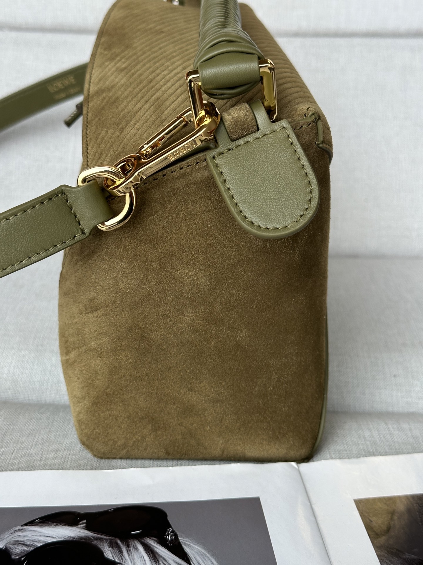 ロエベ「Loewe」秋冬 オリーブグリーン トランペット牛革 Puzzle ハンドバッグ