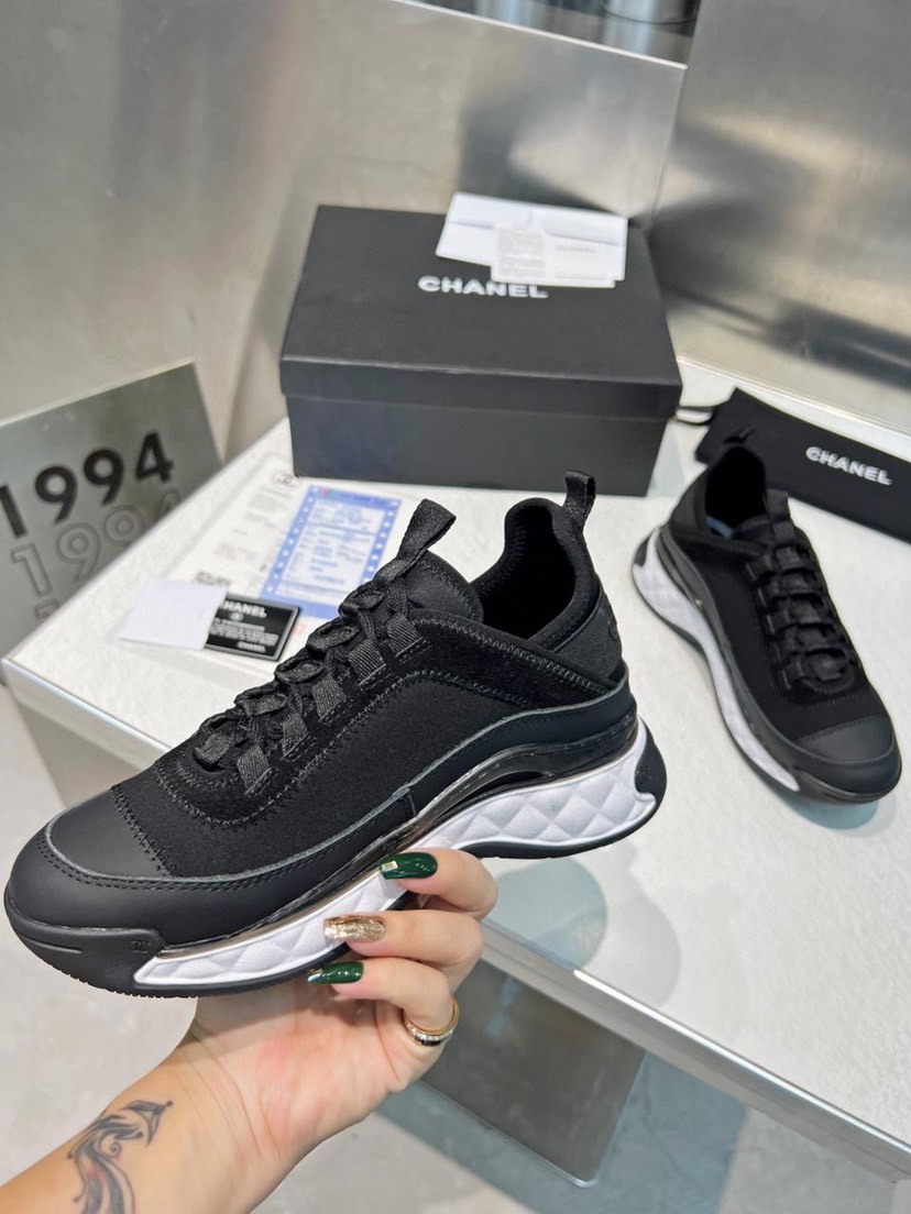 シャネル［Chanel］  19SS スエードエフェクト×メッシュ メタルロゴ スニーカー-ISETAN PRESTIGE CURATED