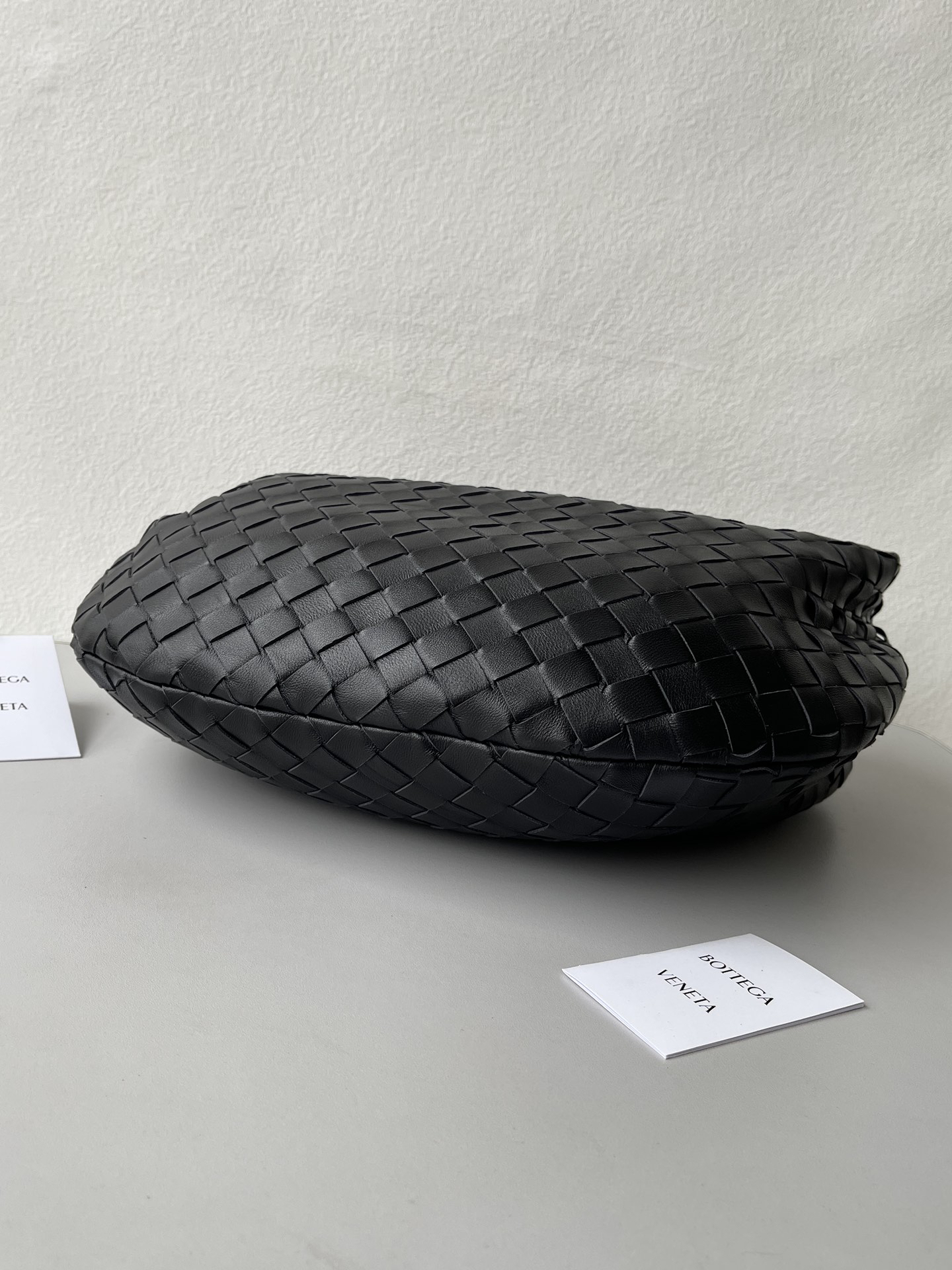 ボッテガ・ヴェネタ「Bottega Veneta」ジョディ ミディアム ショルダーバッグ