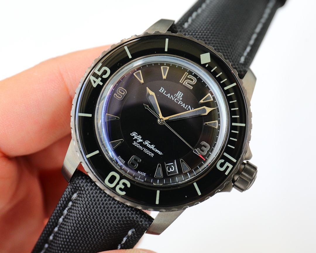 ブランパン「Blancpain」フィフティ・ファゾムス 5015 ダイバーズウォッチ