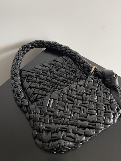 ボッテガ・ヴェネタ「Bottega Veneta」 カリメロ チッタ ノットバッグ