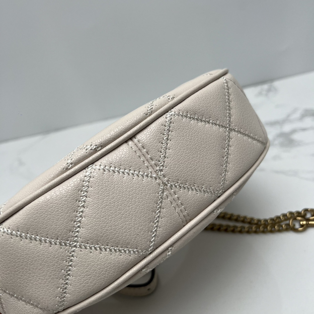 トリー バーチ「Tory Burch」ウィラ ハーフムーン アンダーアームバッグ チェーンショルダー/ハンドバッグ