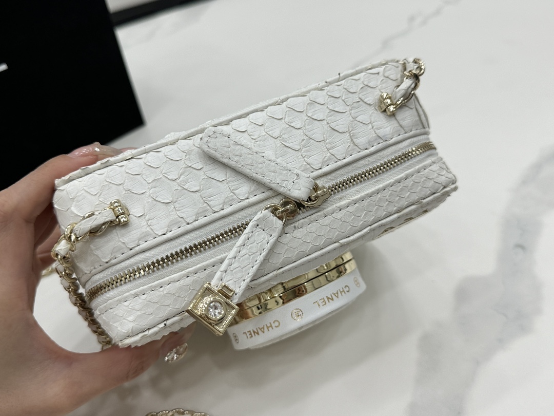 シャネル「Chanel」カメラケース ミニ ショルダーバッグ