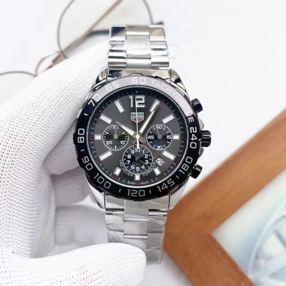 タグ・ホイヤー「TAG Heuer」フォーミュラ1 クロノグラフ クォーツ メンズウォッチ40MM