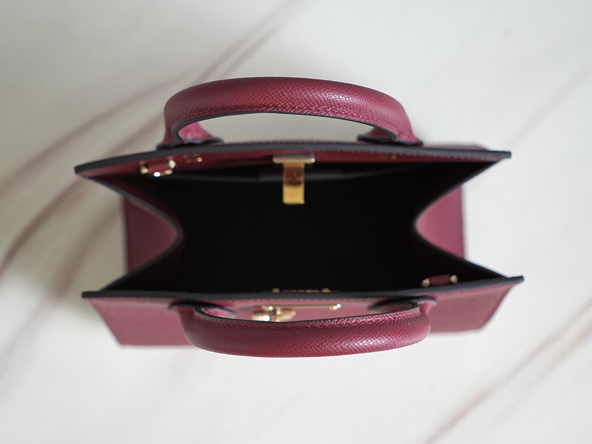 フェラガモ「Ferragamo」スタジオ ソフトトートバッグ