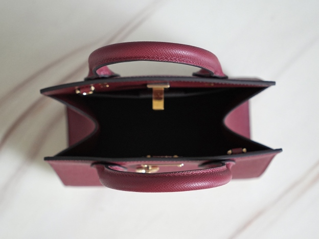 フェラガモ「Ferragamo」スタジオ ソフトトートバッグ