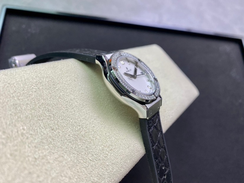 ウブロ［Hublot］クラシックフュージョン レディースウォッチ