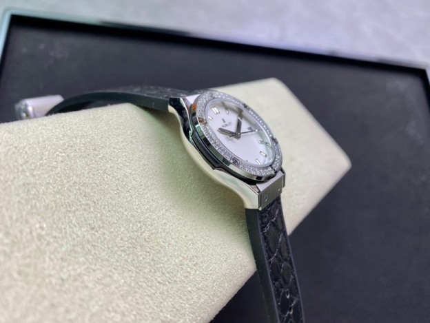 ウブロ［Hublot］クラシックフュージョン レディースウォッチ