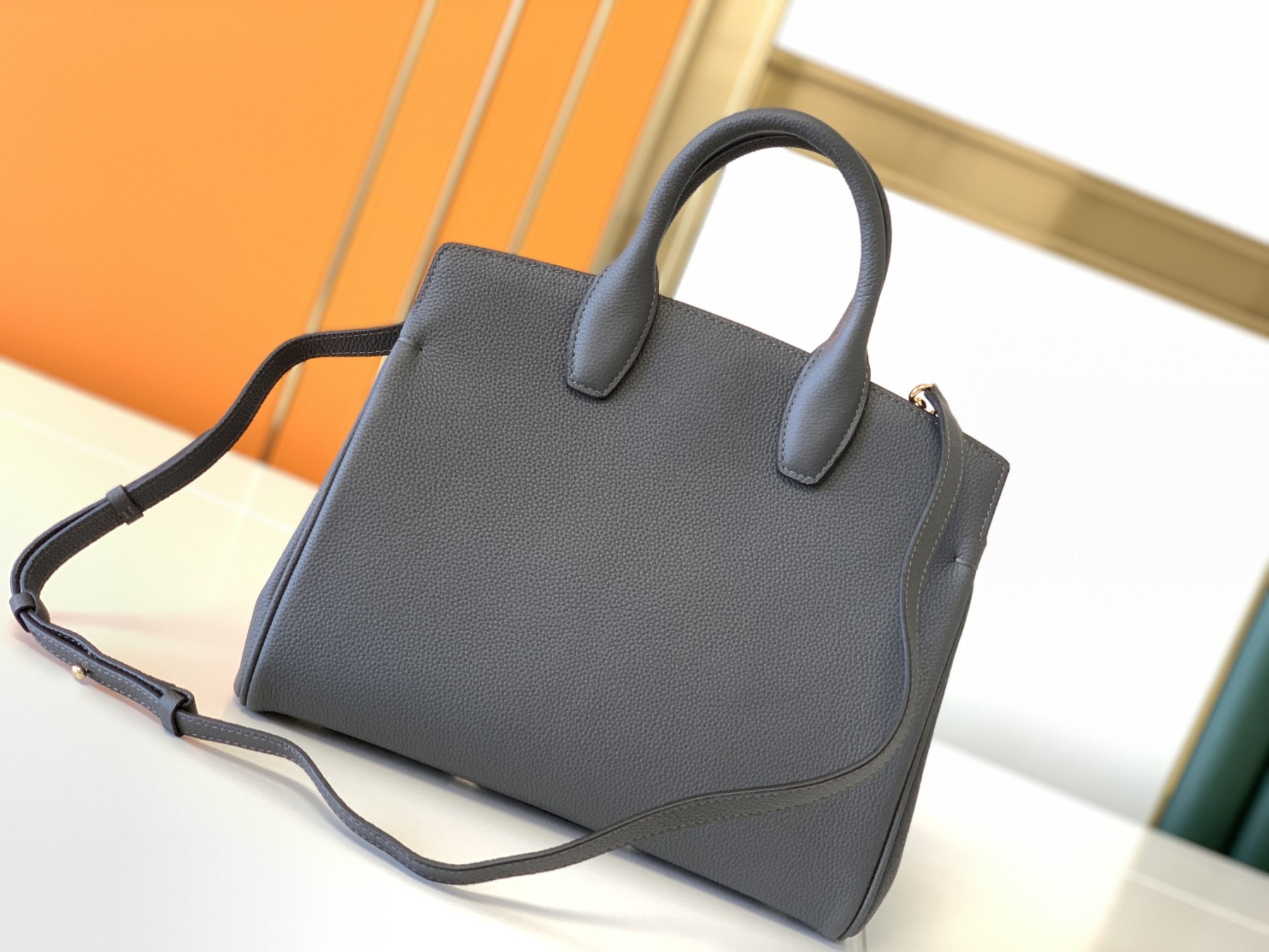 フェラガモ「Ferragamo」ラージトートバッグ