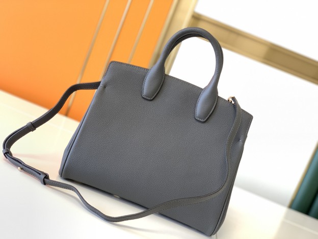 フェラガモ「Ferragamo」ラージトートバッグ