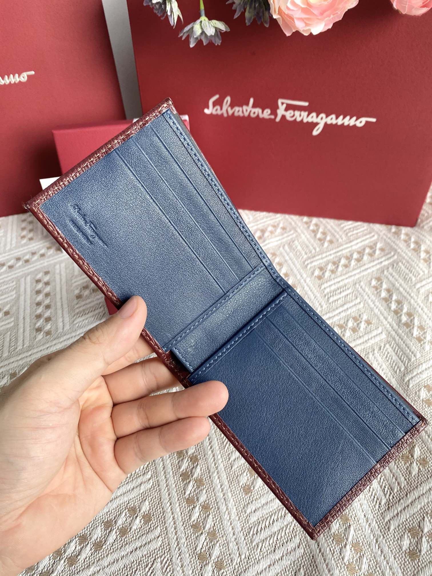 フェラガモ「Ferragamo」ニ コンパクトウォレット