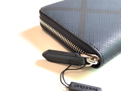 バーバリー「Burberry」ロンドン チェーン ジップ ウォレット