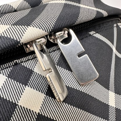 バーバリー「Burberry」ナイト ウェストバッグ