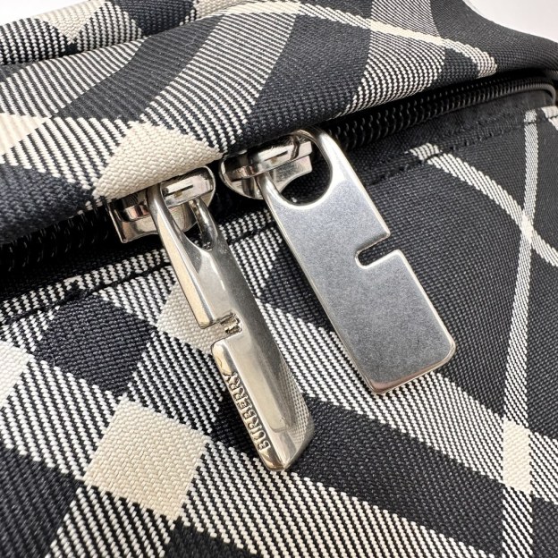 バーバリー「Burberry」ナイト ウェストバッグ