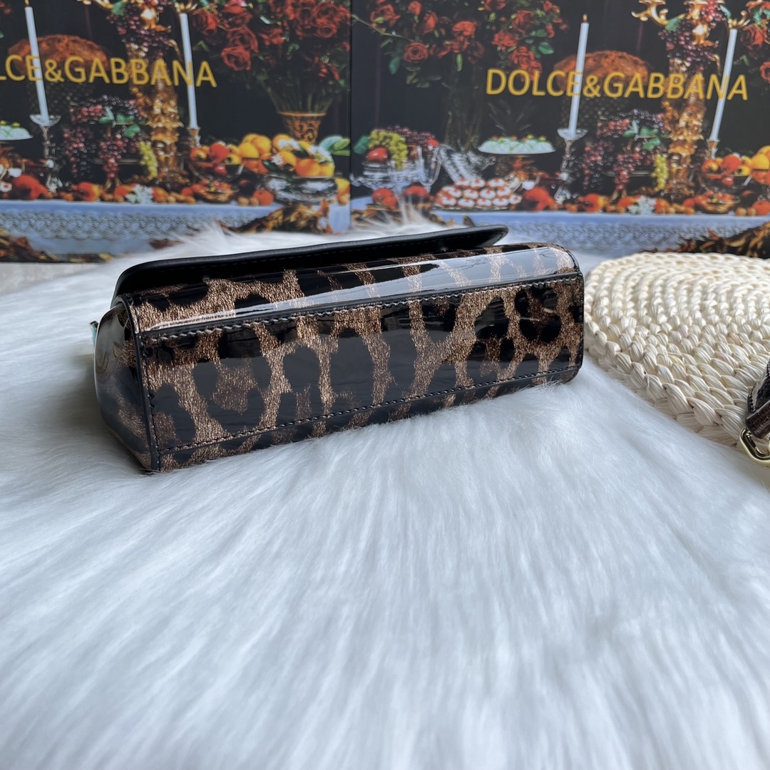 ドルチェ・アンド・ガッバーナ「D&G」 Sicily レオパード ラミー レザートップハンドルバッグ