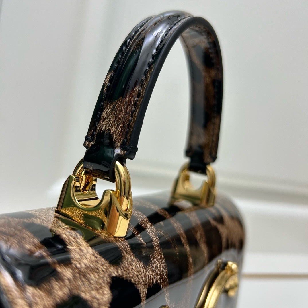 ドルチェ・アンド・ガッバーナ「D&G」 レオパード ラミー チェーン トップハンドルバッグ