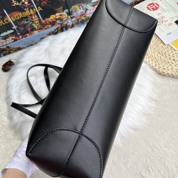 ドルチェ・アンド・ガッバーナ「D&G」ラージ ブラック レザートートバッグ