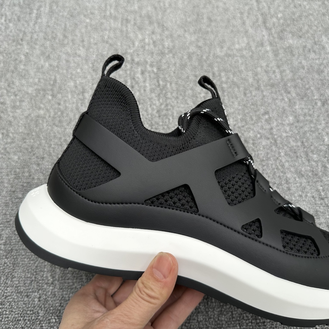 エルメス［Hermès］ メンズ テックハイブリッド スニーカー