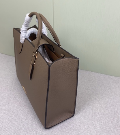 コーチ「Coach」Maise Tote レディーストートバッグ