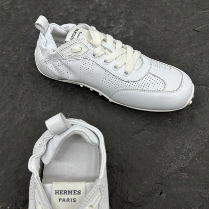 エルメス［Hermès］ イン パーセレーテッド スニーカー