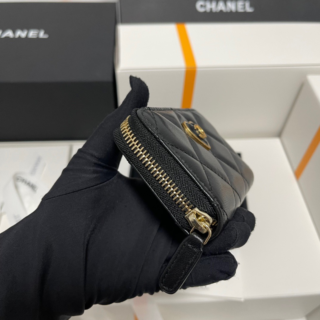 シャネル「Chanel」ハート型 ジップ コインケース