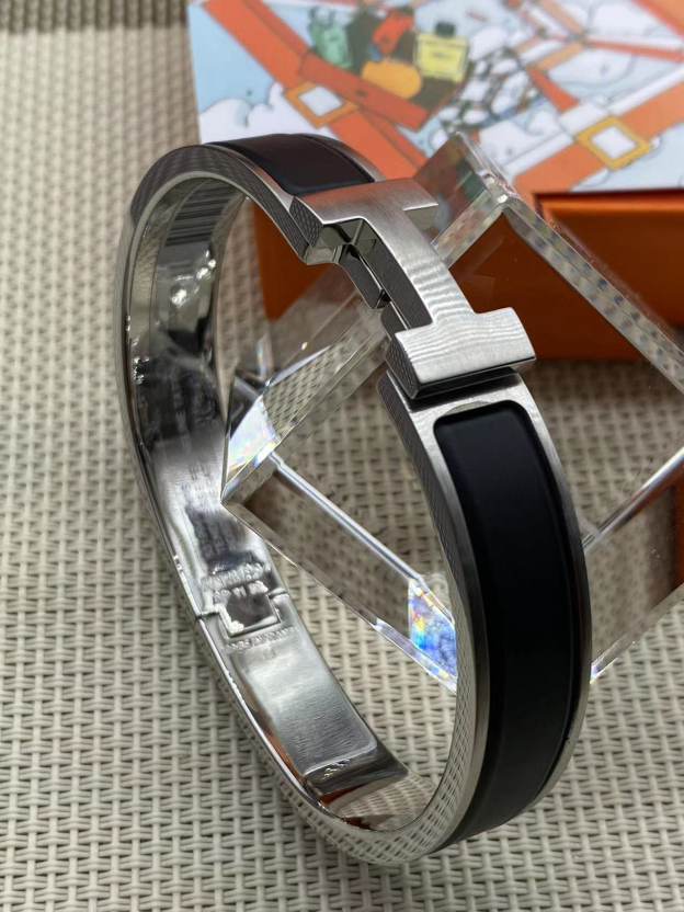 エルメス「Hermès」1900150 メンズ サテン仕上げ ブレスレット18MM