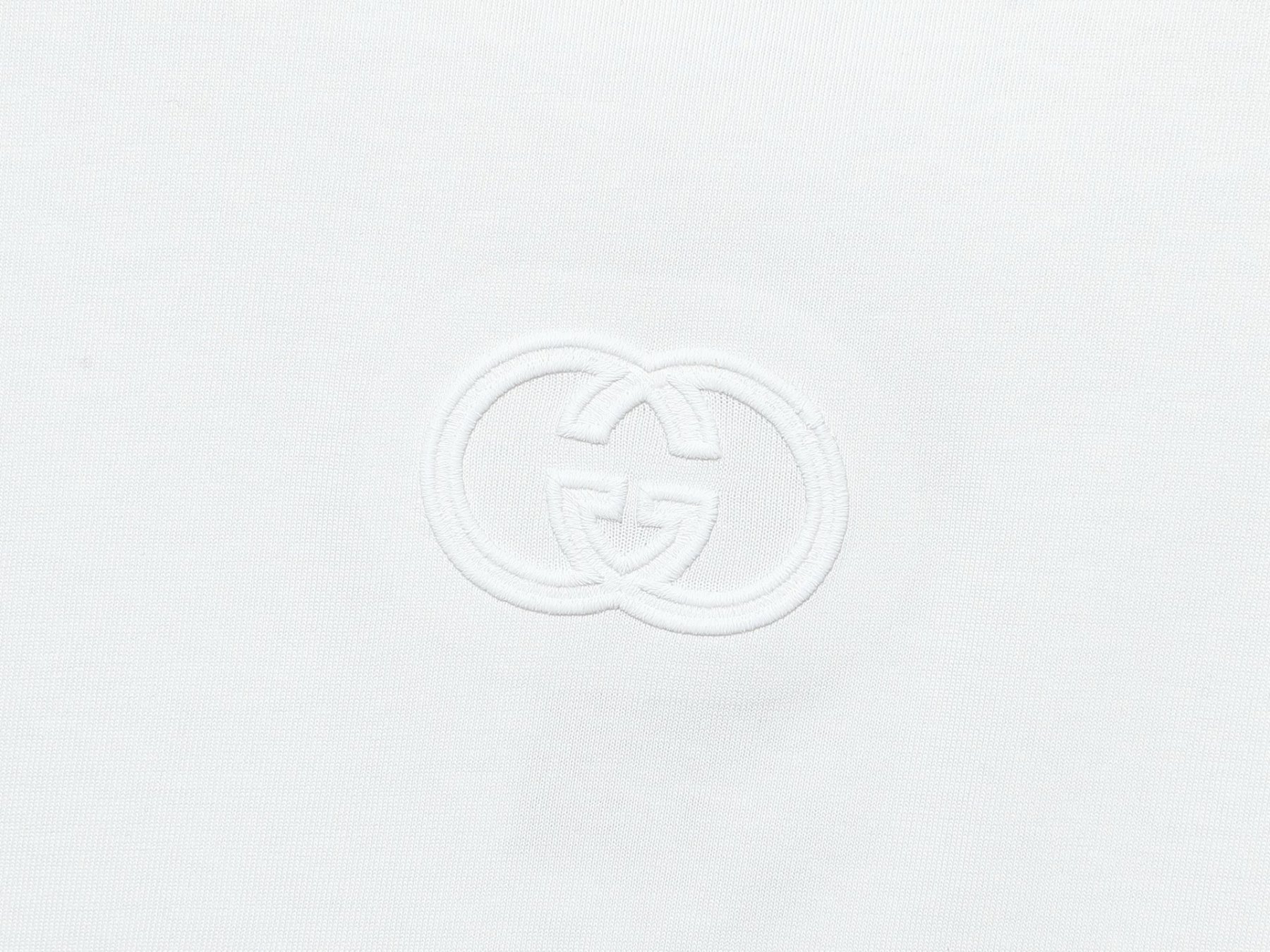 グッチ「Gucci」定番胸元刺繍半袖Tシャツ