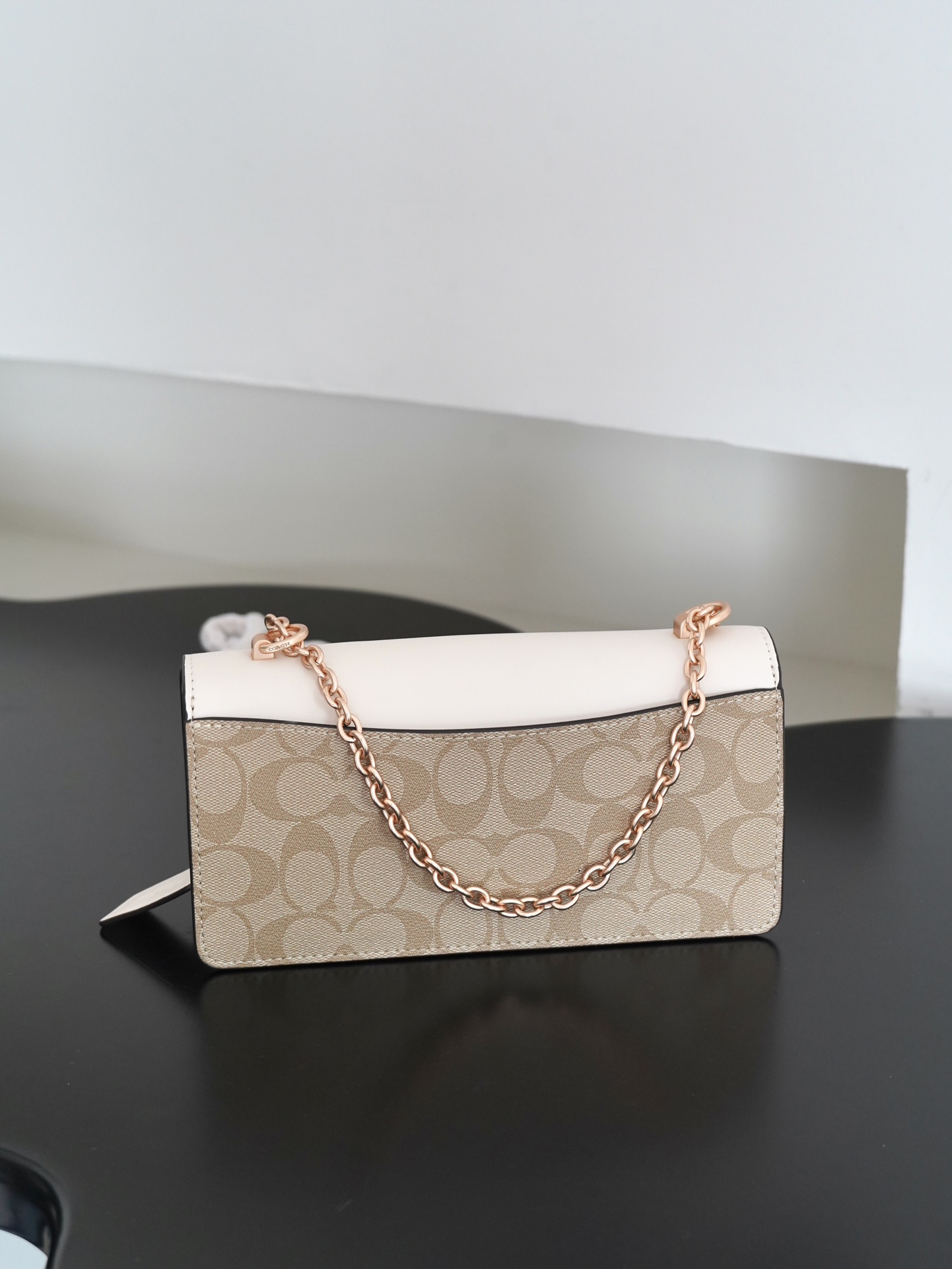 コーチ「Coach」ニューコレクション Eliza チェーンバッグ