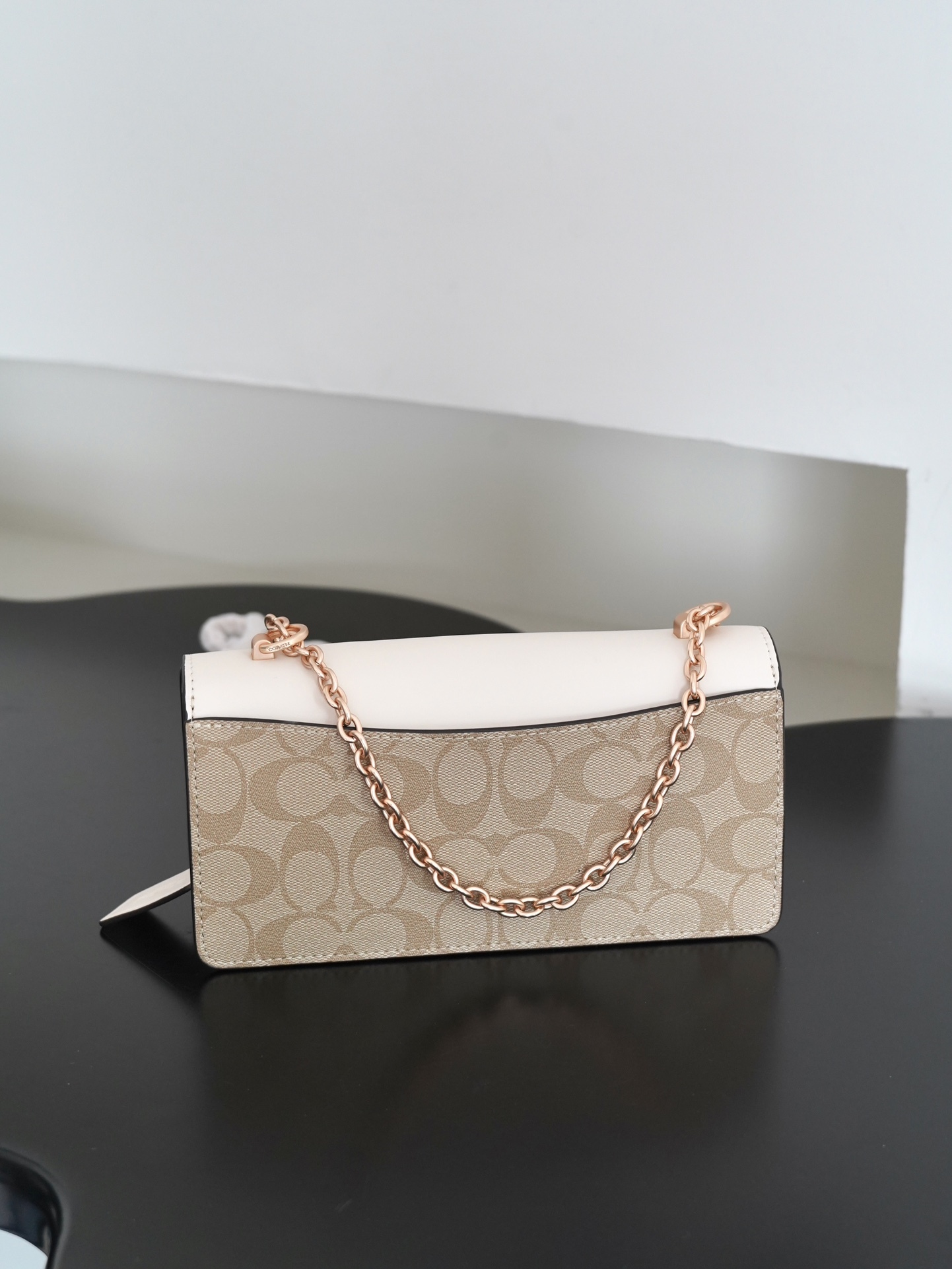 コーチ「Coach」ニューコレクション Eliza チェーンバッグ