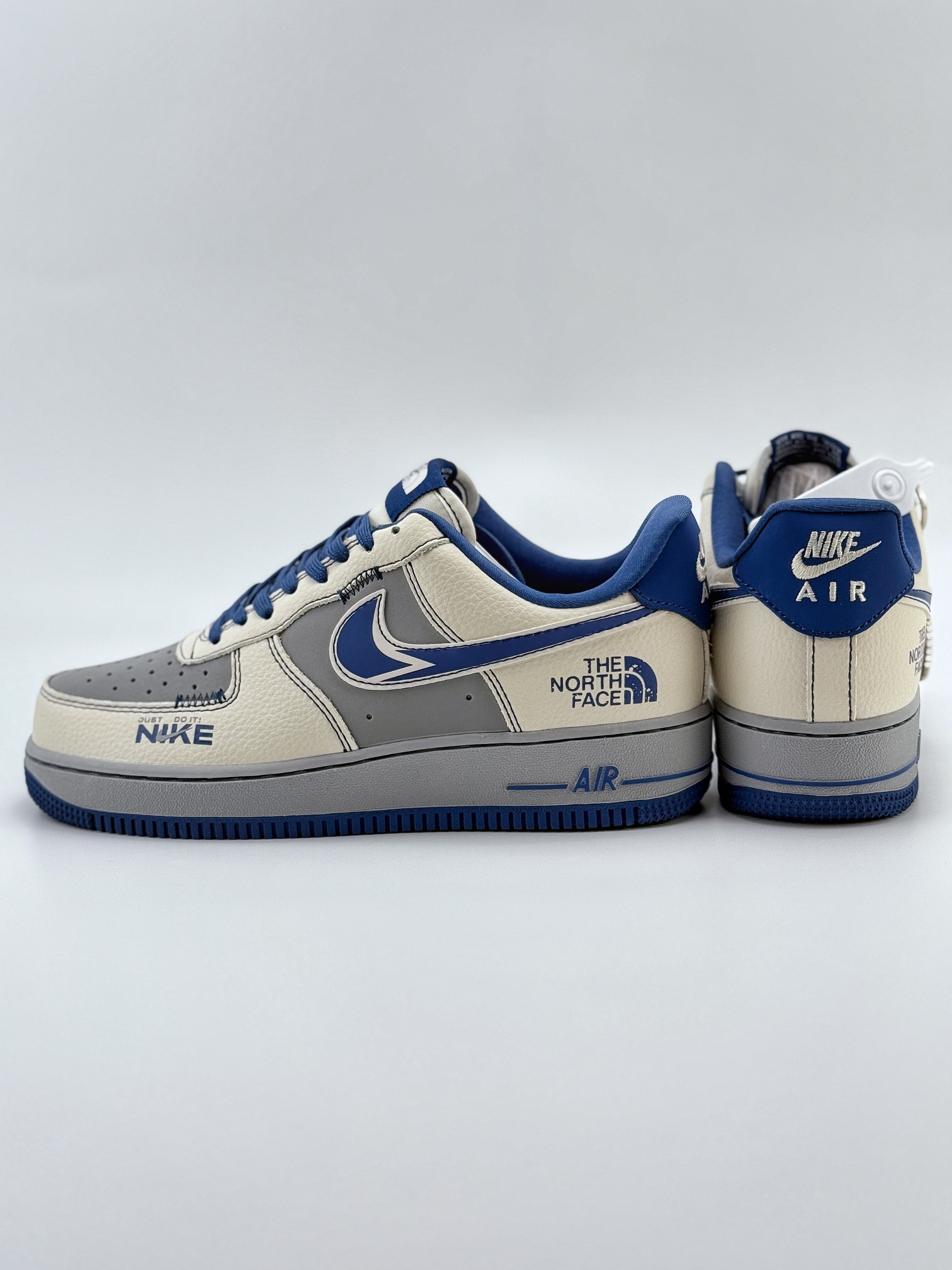 「コラボモデル」The North Face x Nikeスニーカー