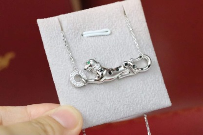 カルティエ「Cartier」パンサー グリーンアイ ペンダント ネックレス