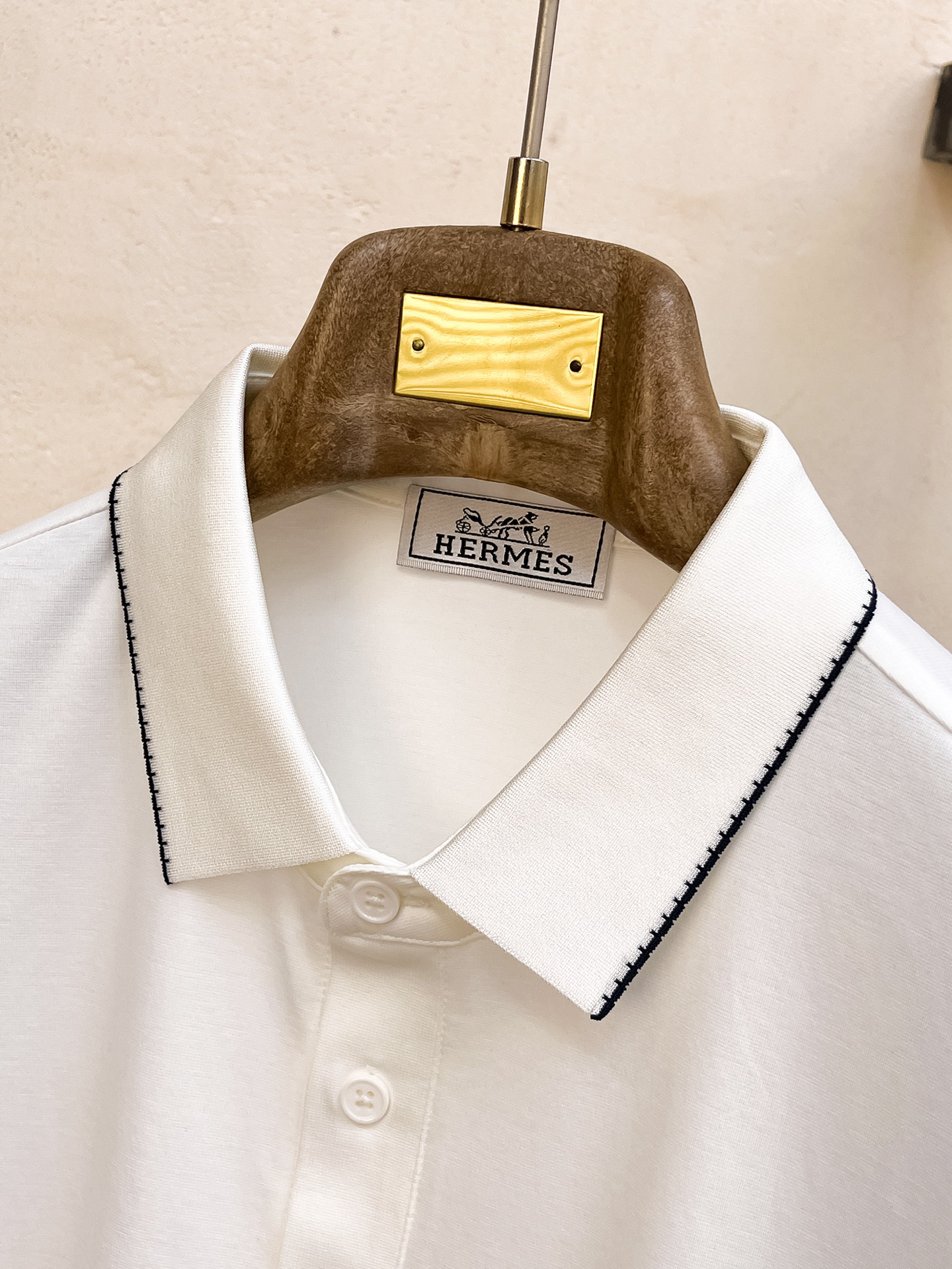 エルメス「Hermès」2025 サマーコレクション メンズ ロゴ入りポロシャツ