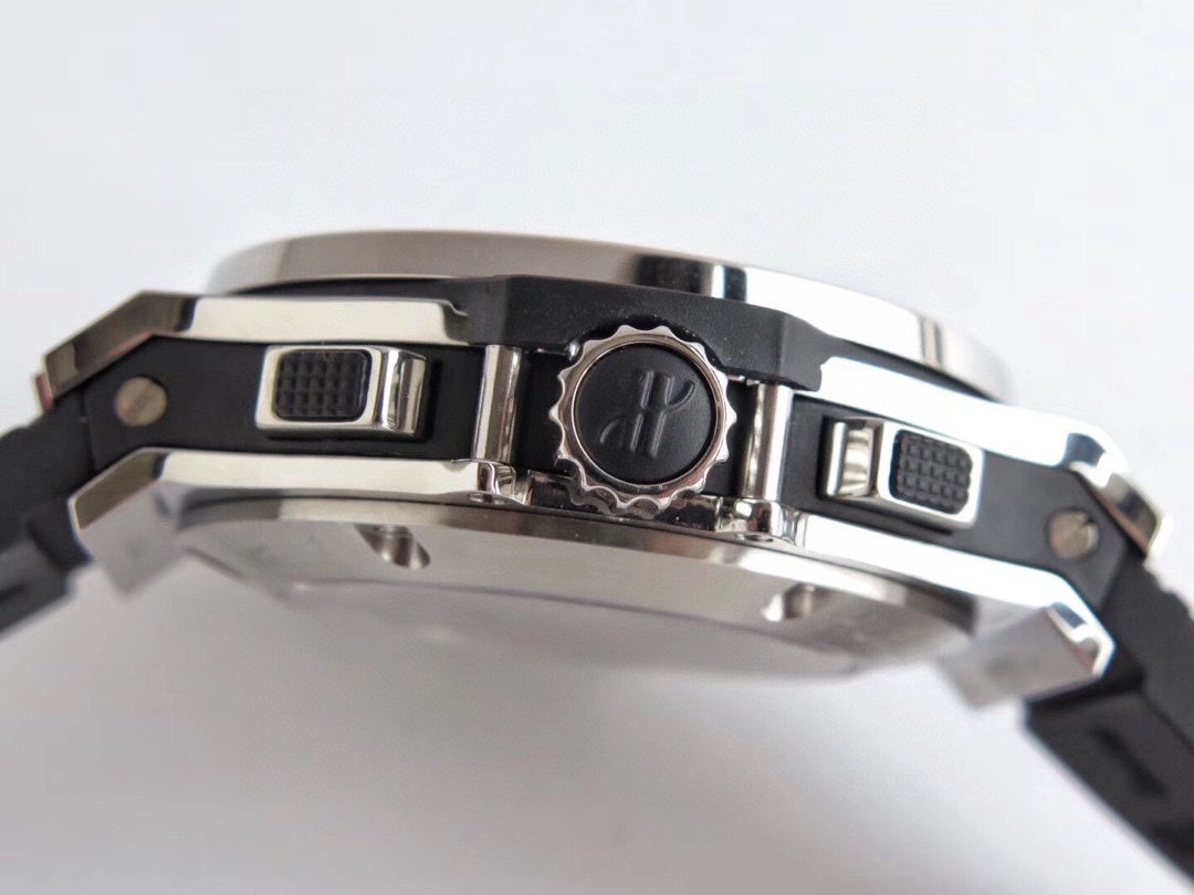 ウブロ「Hublot」ビッグバン クロノグラフ ウォッチ 44mm