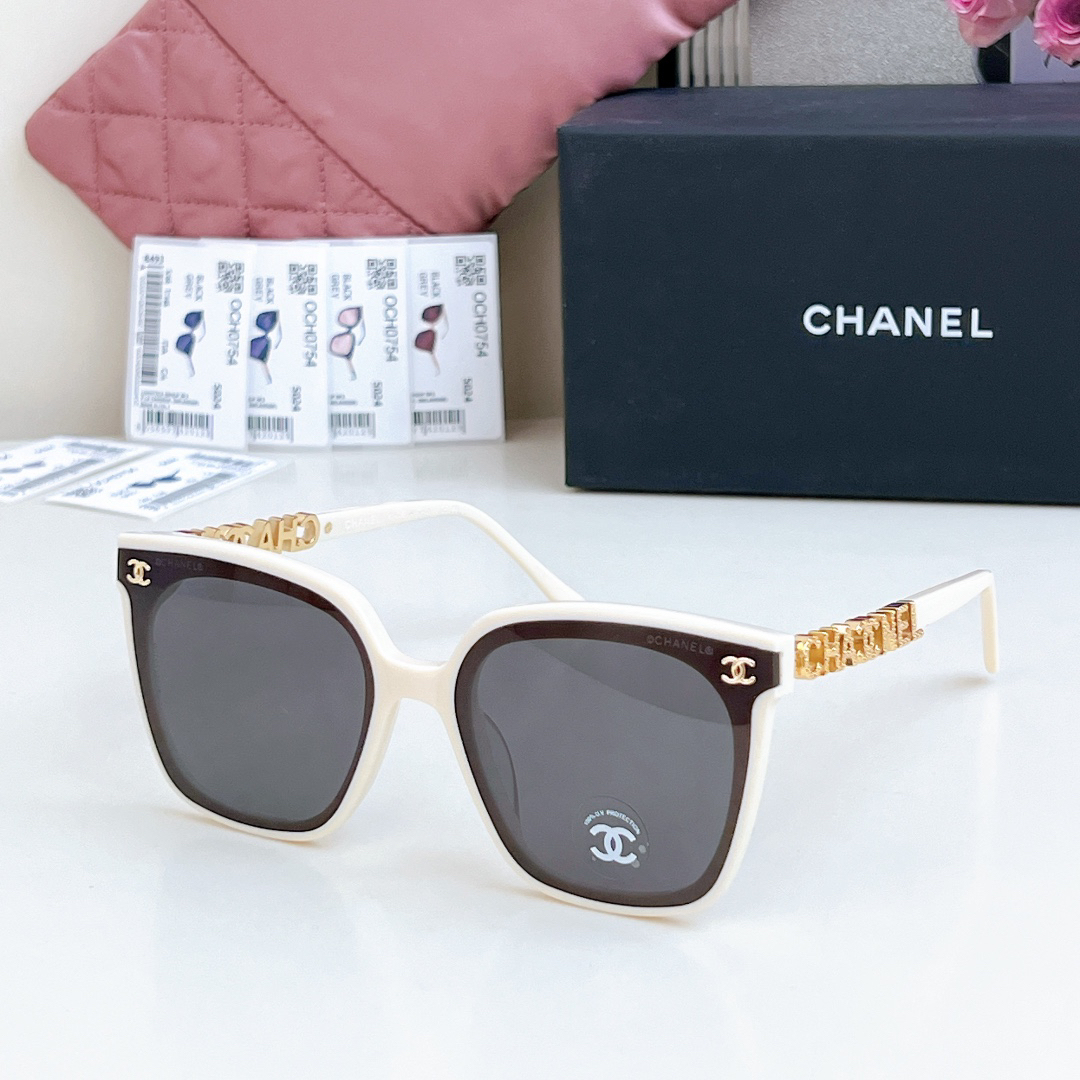 シャネル「Chanel」スクエア フレーム ダブルCC サングラス