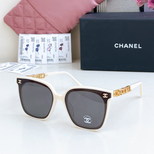 シャネル「Chanel」スクエア フレーム ダブルCC サングラス