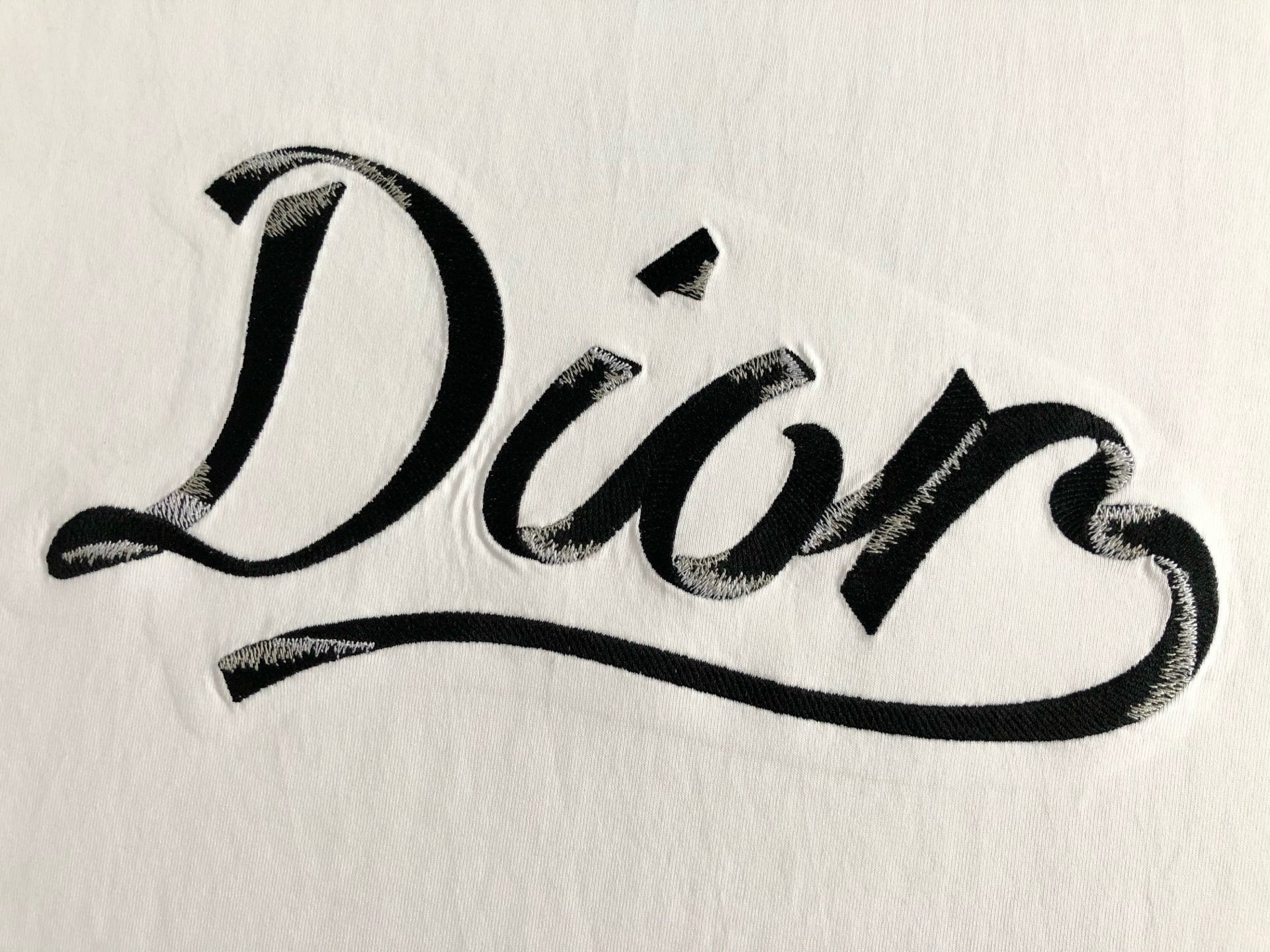 ディオール「Dior」25SS プレミアム エンブロイダリー ロゴTシャツ