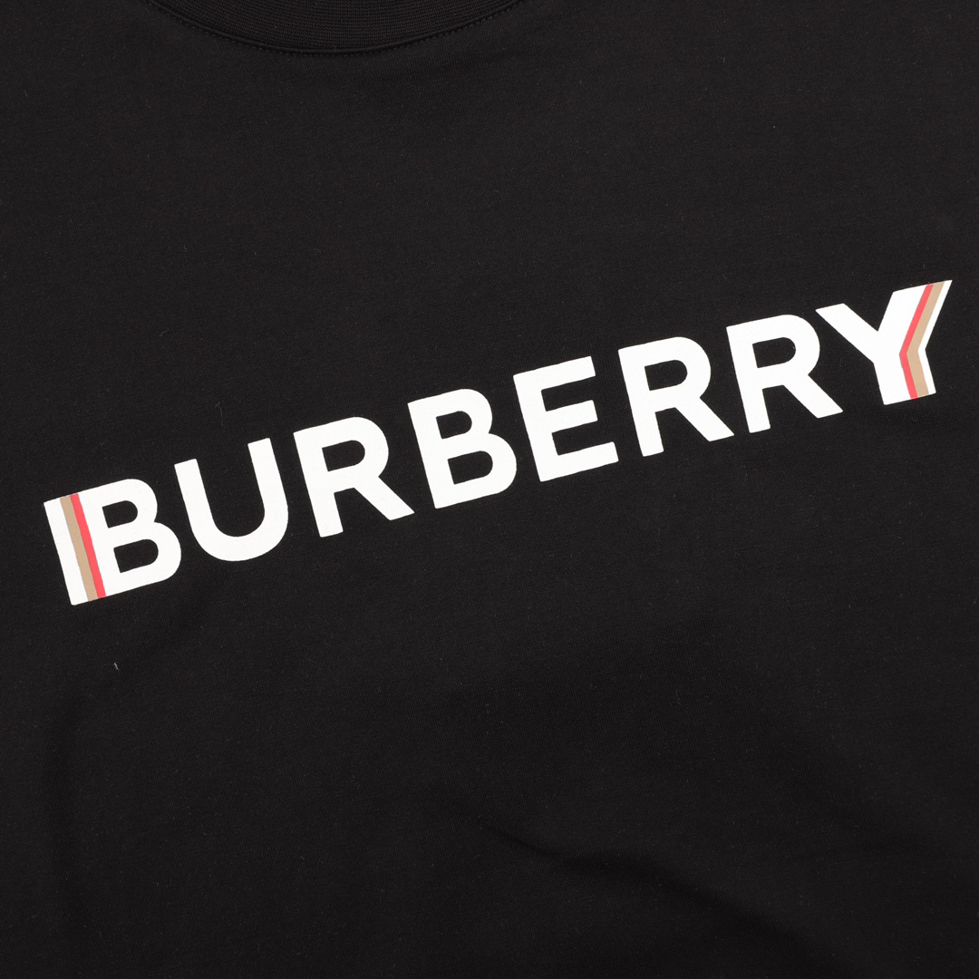 バーバリー「Burberry」クラシック シャドウレタリング プリント Tシャ