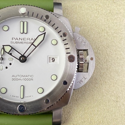 パネライ「Panerai」ルミノール マリーナ クロノグラフ ウォッチ 44mm