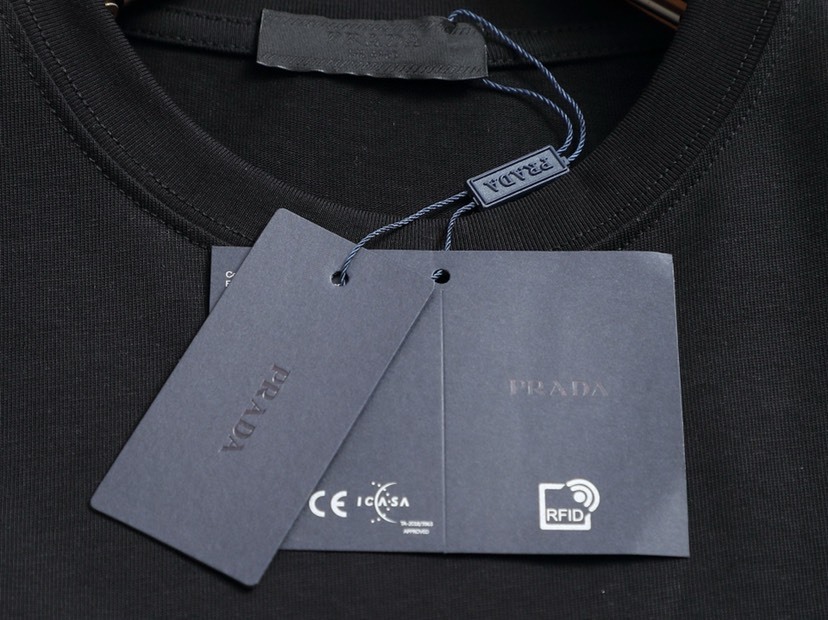 プラダ「Prada」2025SS メンズ クラシックロゴ クルーネックTシャツ
