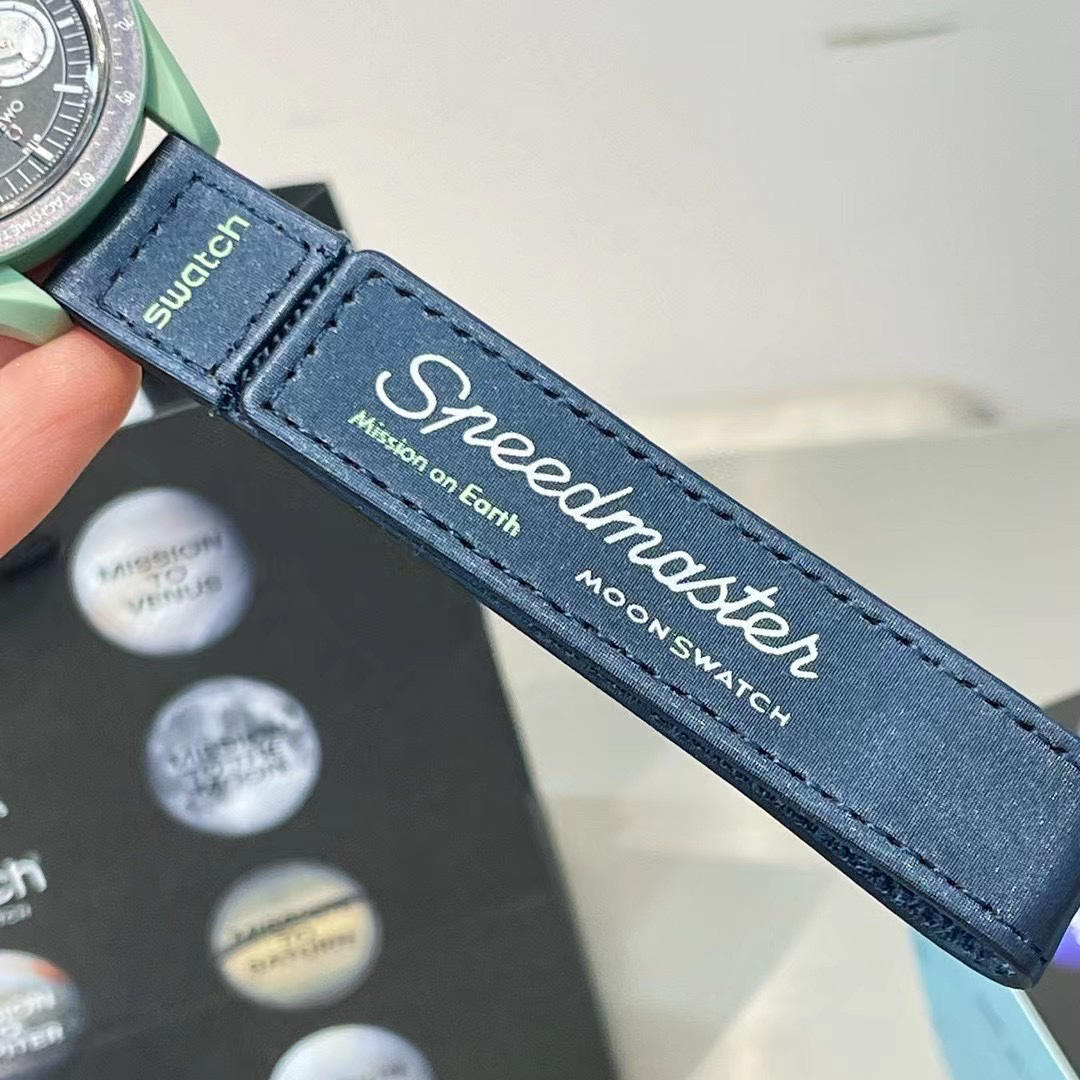 スウォッチ「Swatch」ムーンウォッチ コレクション バイオセラミック クロノグラフ ウォッチ40MM