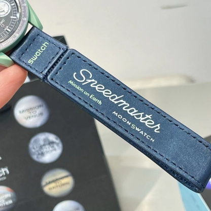 スウォッチ「Swatch」ムーンウォッチ コレクション バイオセラミック クロノグラフ ウォッチ40MM
